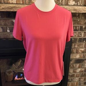 LULULEMON pink shirt sleeved top shirt. NWT! Perfect for casual outings or gym.